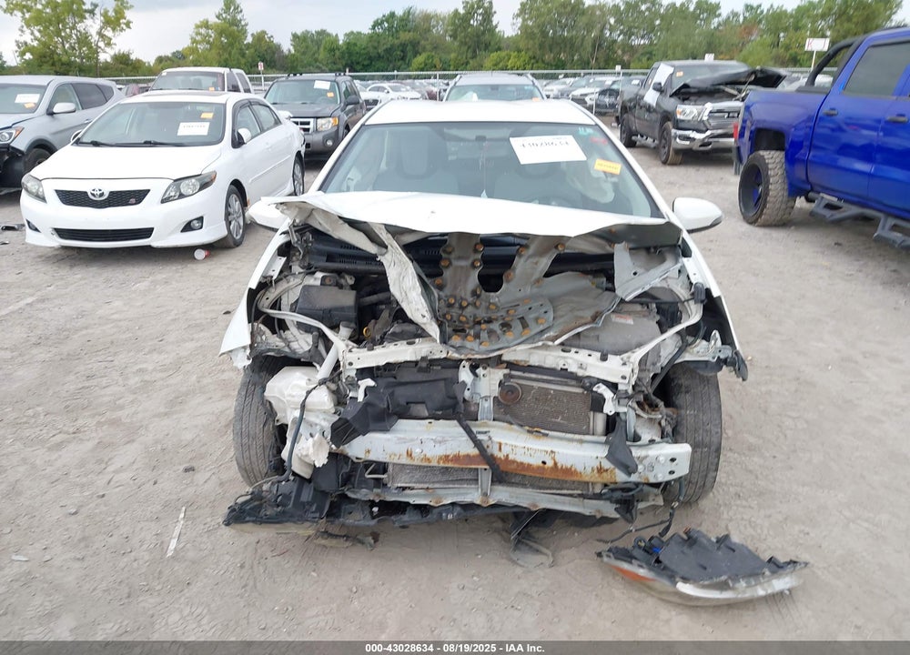 2015 TOYOTA PRIUS C VIN: JTDKDTB38F1576685