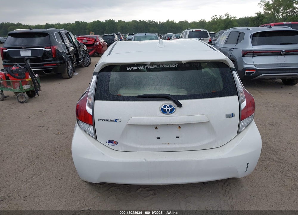 2015 TOYOTA PRIUS C VIN: JTDKDTB38F1576685