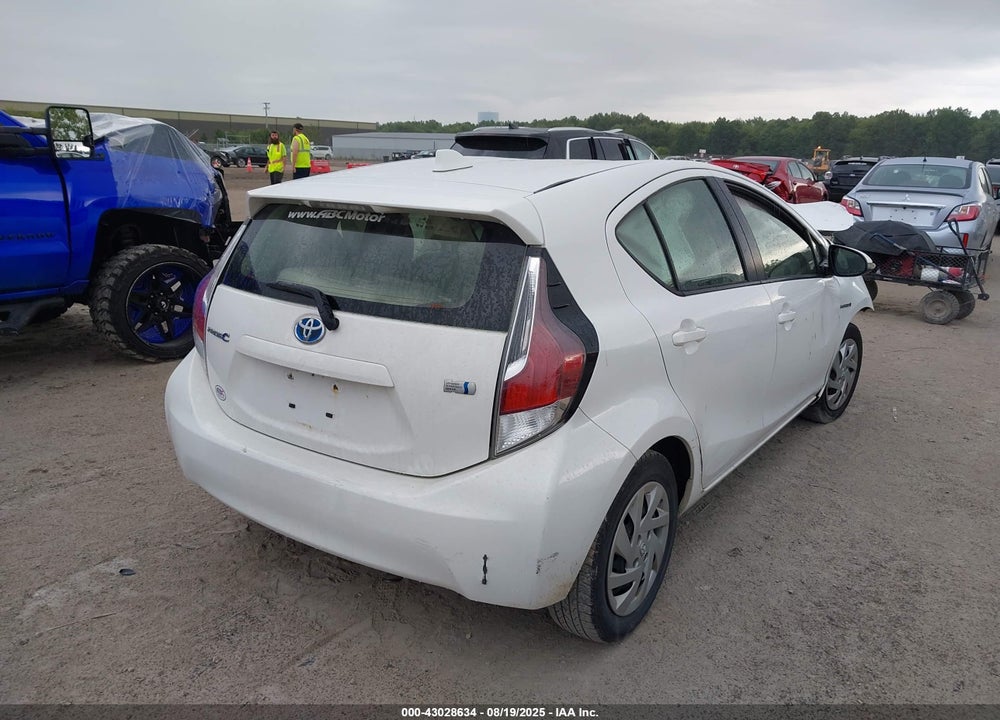 2015 TOYOTA PRIUS C VIN: JTDKDTB38F1576685
