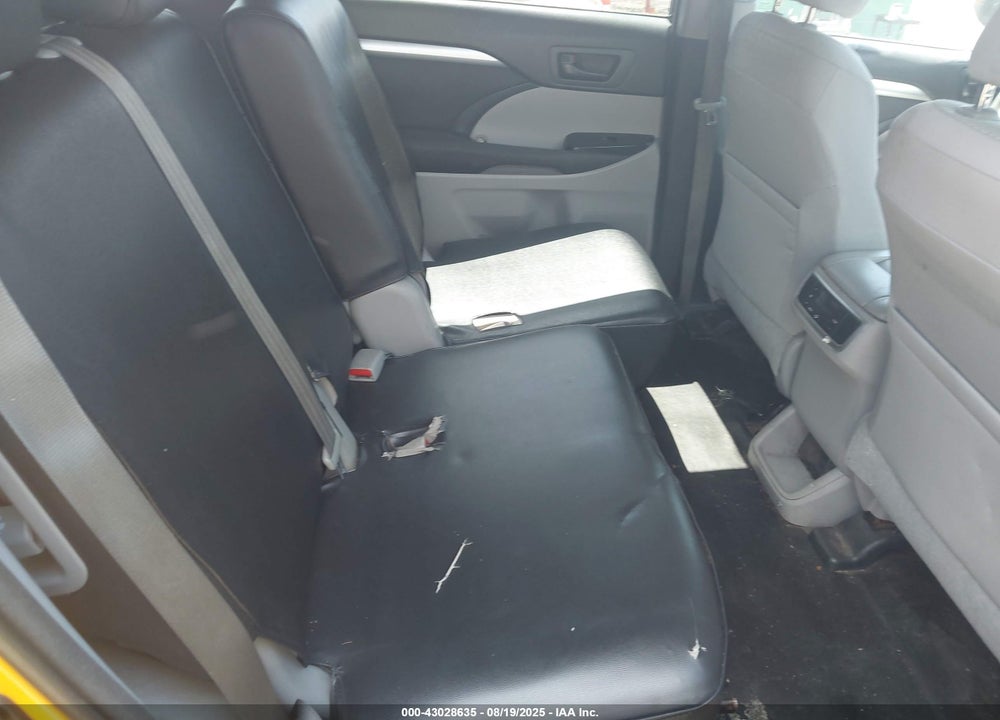 2014 TOYOTA HIGHLANDER LE VIN: 5TDZARFH0ES007427