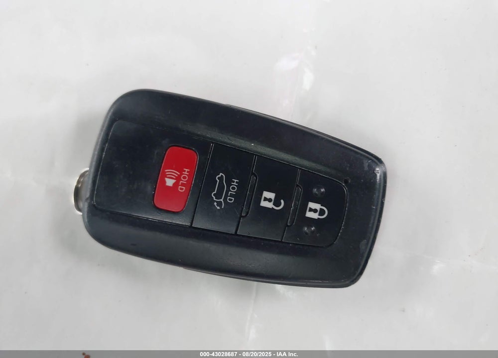 2021 TOYOTA RAV4 HYBRID XLE VIN: JTMRWRFV8MD127266