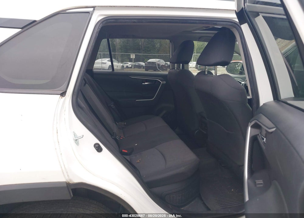 2021 TOYOTA RAV4 HYBRID XLE VIN: JTMRWRFV8MD127266