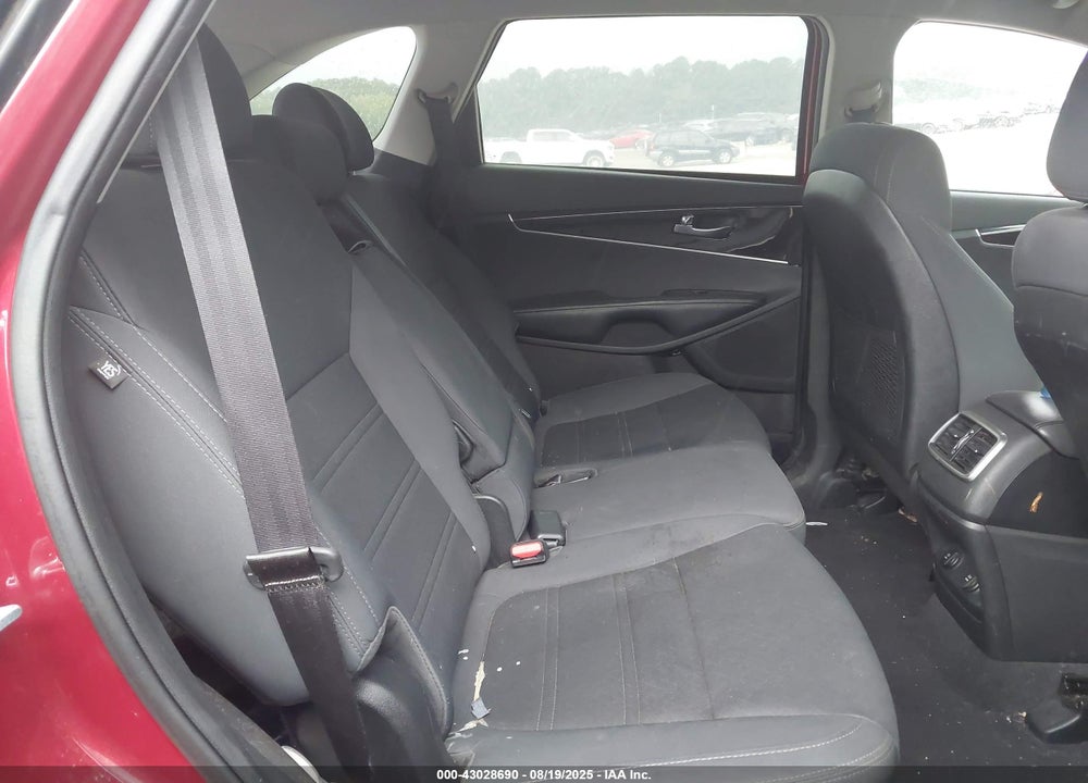 2016 KIA SORENTO VIN: 5XYPGDA58GG174236