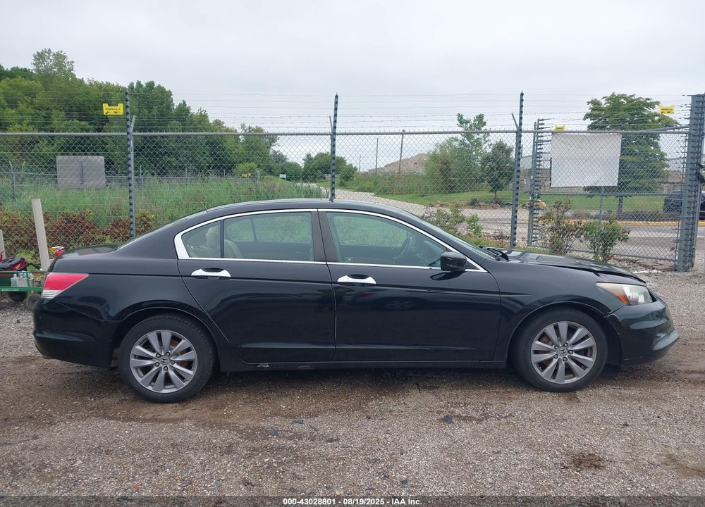 2011 HONDA ACCORD VIN: 1HGCP3F79BA000852