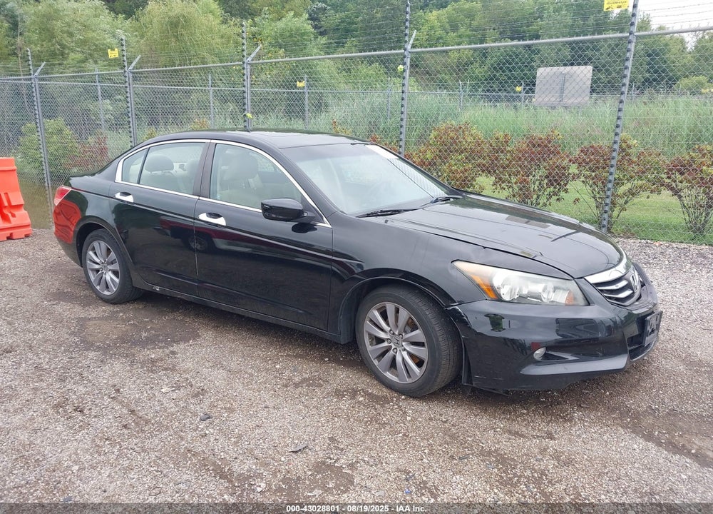 2011 HONDA ACCORD VIN: 1HGCP3F79BA000852