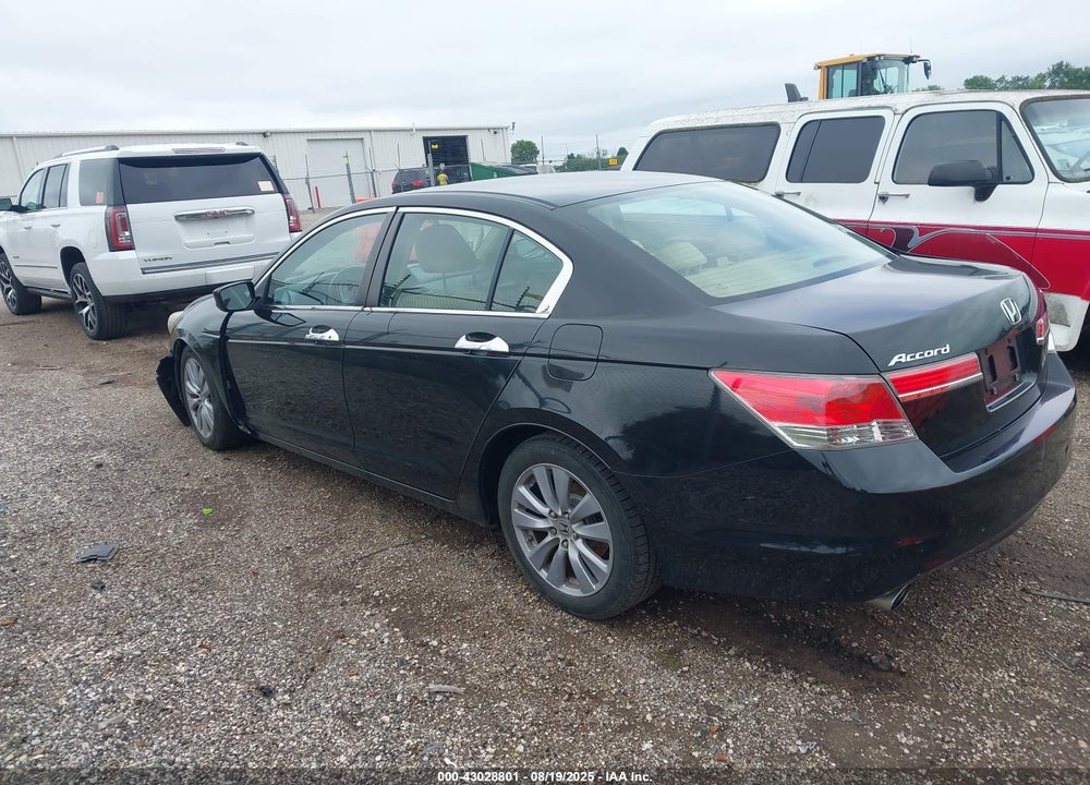 2011 HONDA ACCORD VIN: 1HGCP3F79BA000852