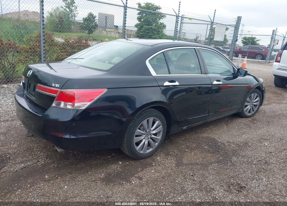 2011 HONDA ACCORD VIN: 1HGCP3F79BA000852