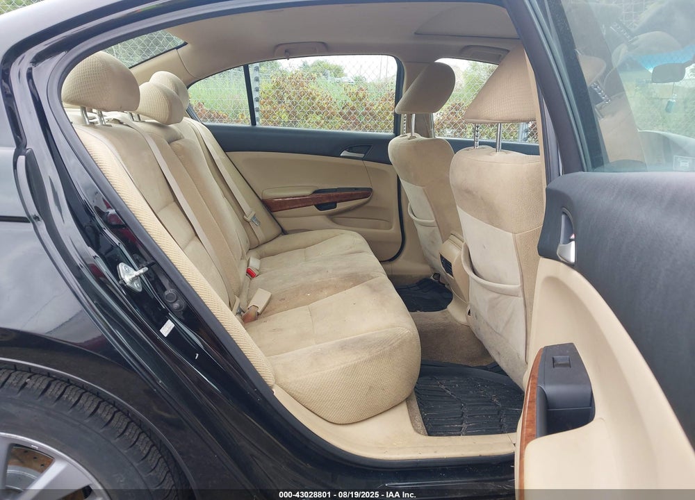 2011 HONDA ACCORD VIN: 1HGCP3F79BA000852