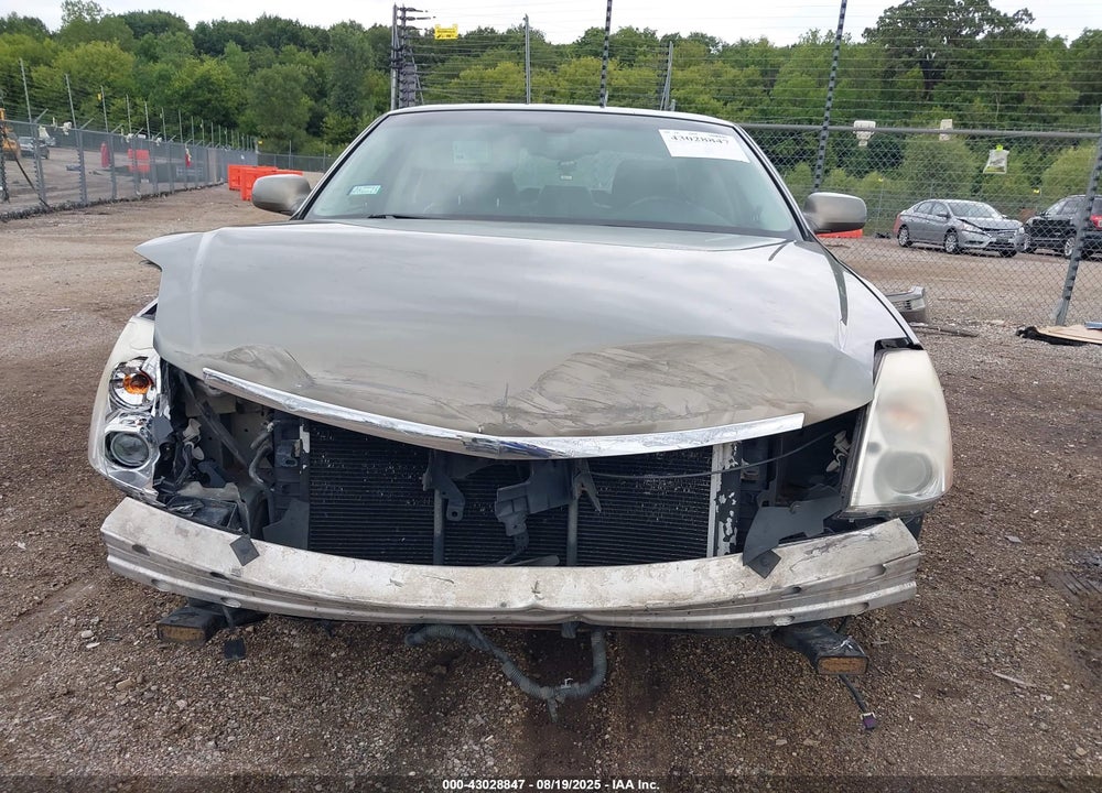 2011 CADILLAC DTS VIN: 1G6KH5E62BU114723