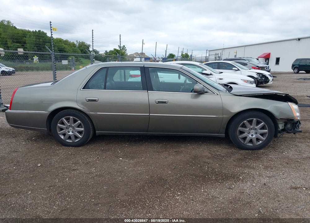 2011 CADILLAC DTS VIN: 1G6KH5E62BU114723