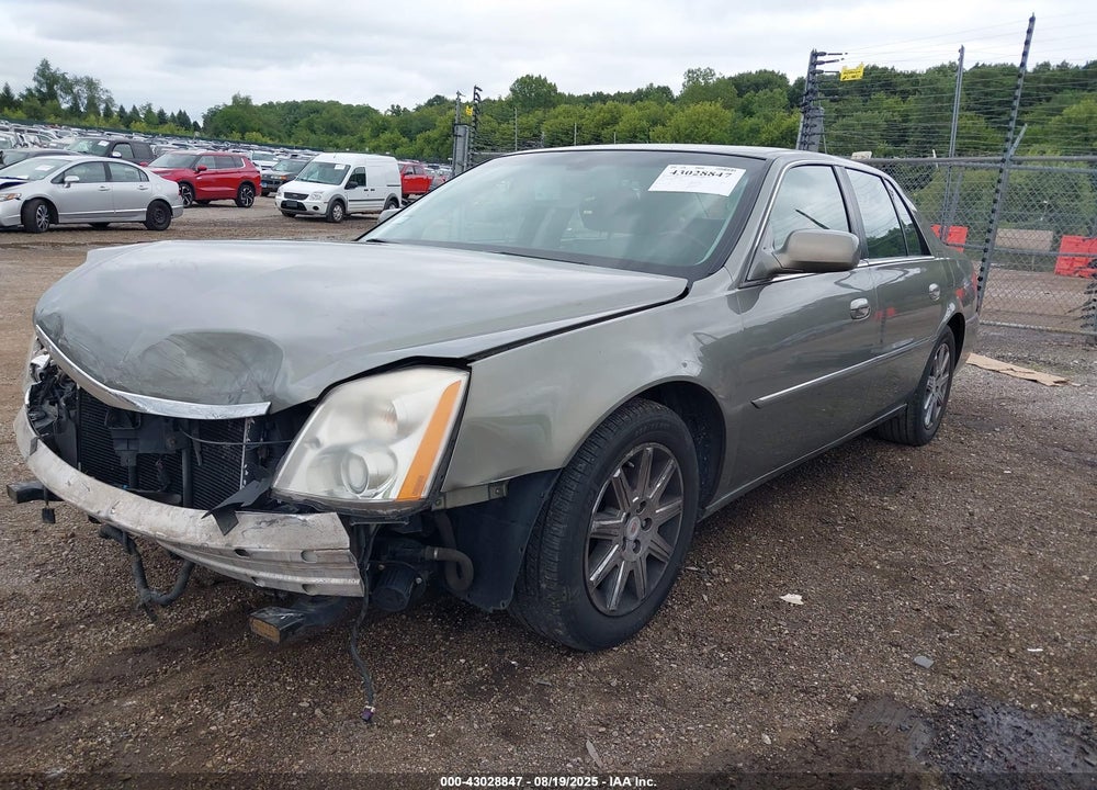 2011 CADILLAC DTS VIN: 1G6KH5E62BU114723