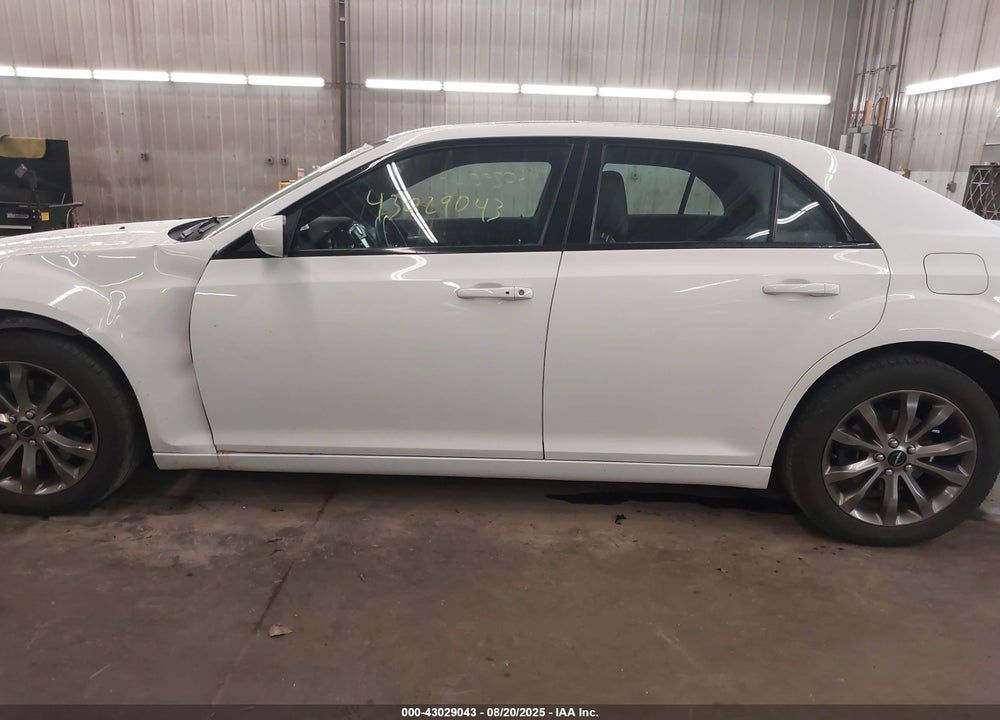 2014 CHRYSLER 300 VIN: 2C3CCAGGXEH331382
