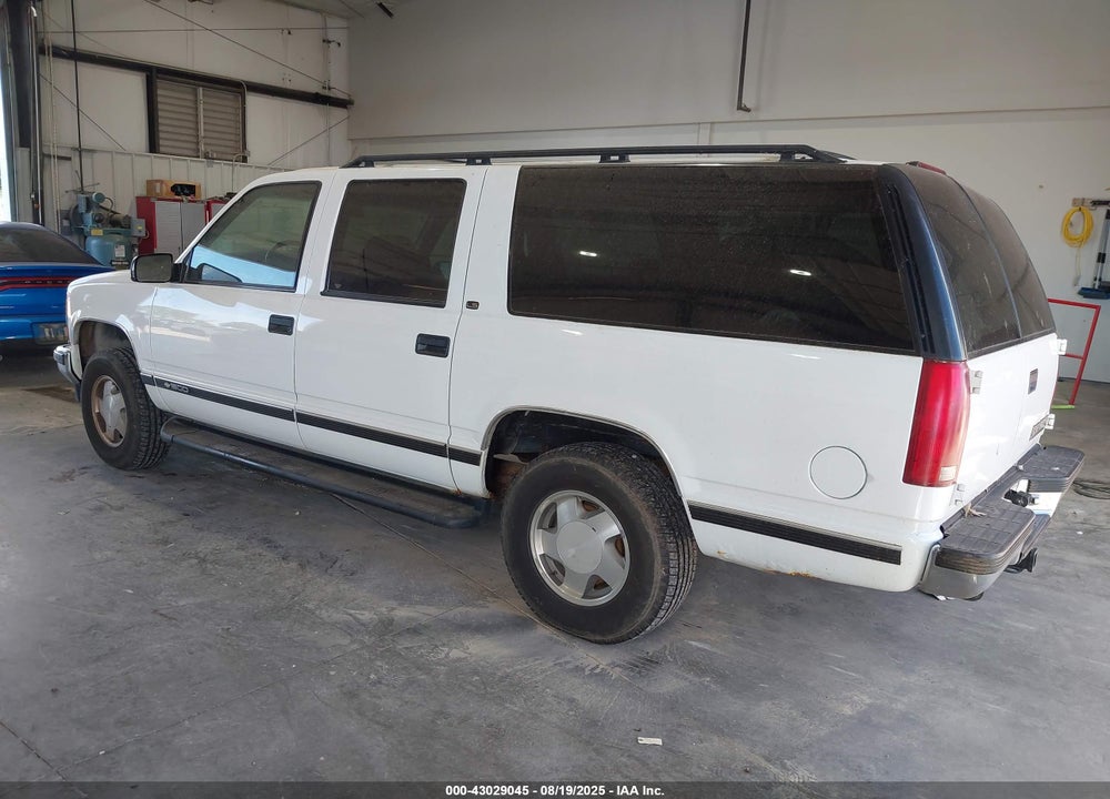 1996 CHEVROLET SUBURBAN K1500 VIN: 1GNFK16R2TJ377211