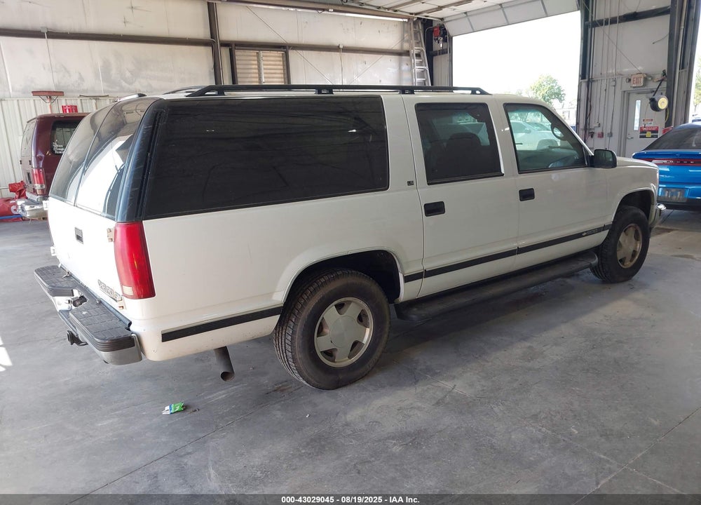 1996 CHEVROLET SUBURBAN K1500 VIN: 1GNFK16R2TJ377211