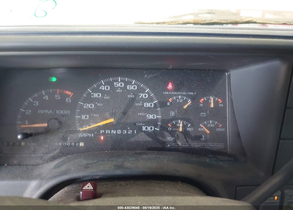 1996 CHEVROLET SUBURBAN K1500 VIN: 1GNFK16R2TJ377211