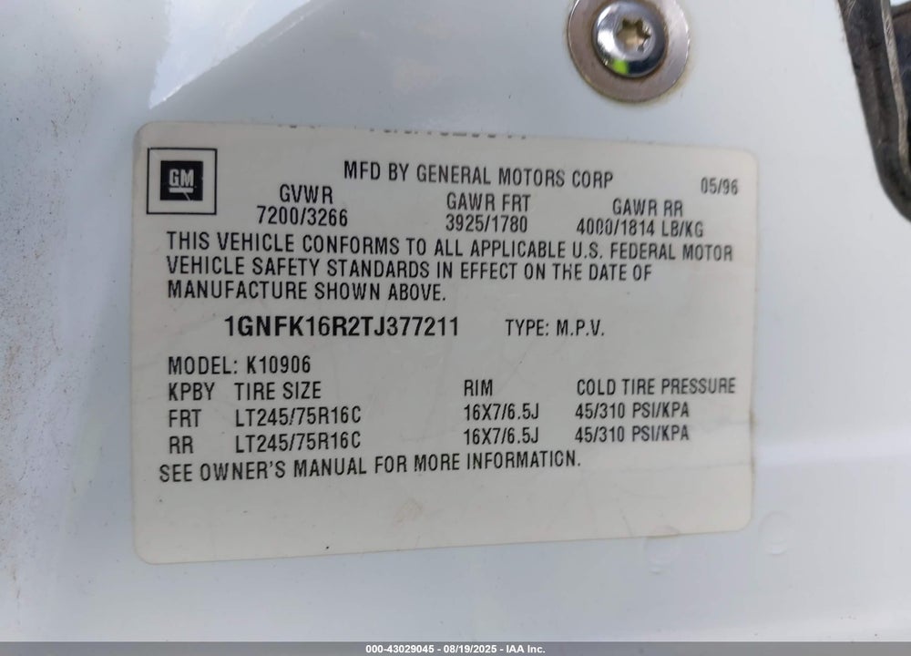 1996 CHEVROLET SUBURBAN K1500 VIN: 1GNFK16R2TJ377211