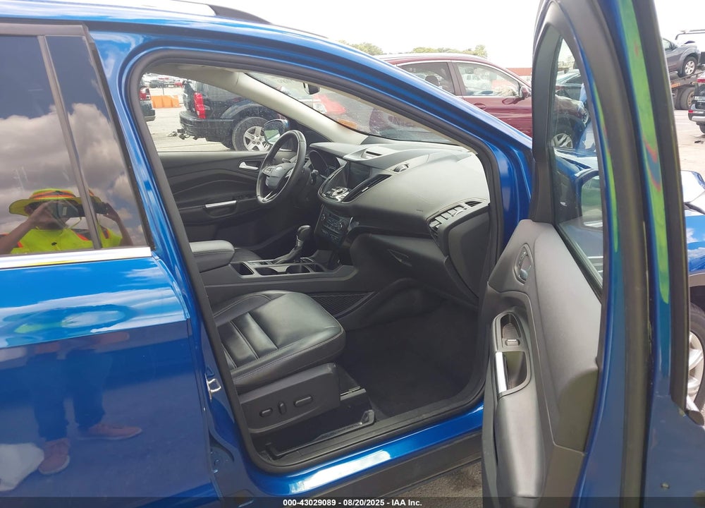 2017 FORD ESCAPE VIN: 1FMCU9J99HUD83312