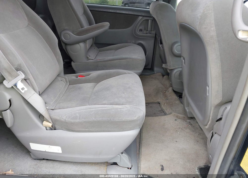 2004 TOYOTA SIENNA LE VIN: 5TDZA23C64S219974