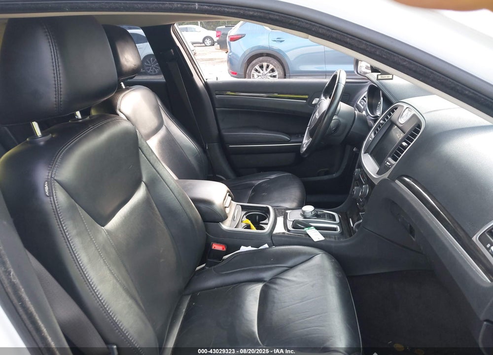 2016 CHRYSLER 300 VIN: 2C3CCAAG3GH268489
