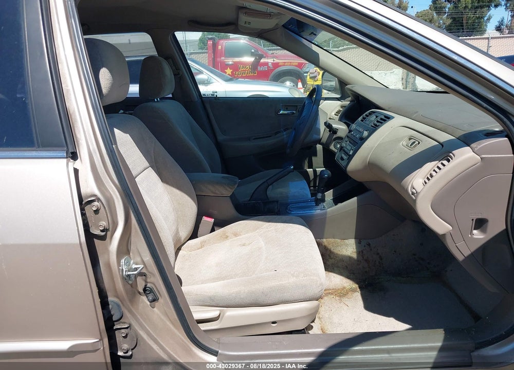 2001 HONDA ACCORD 2.3 LX VIN: 3HGCG66581G701107