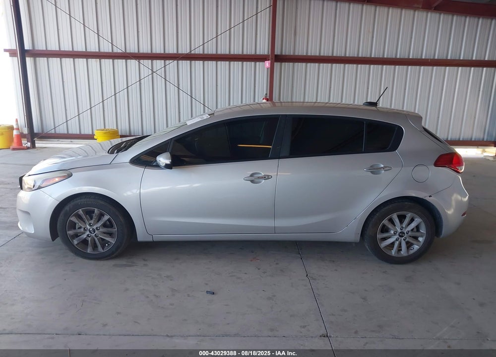 2017 KIA FORTE VIN: KNAFK5A83H5670787