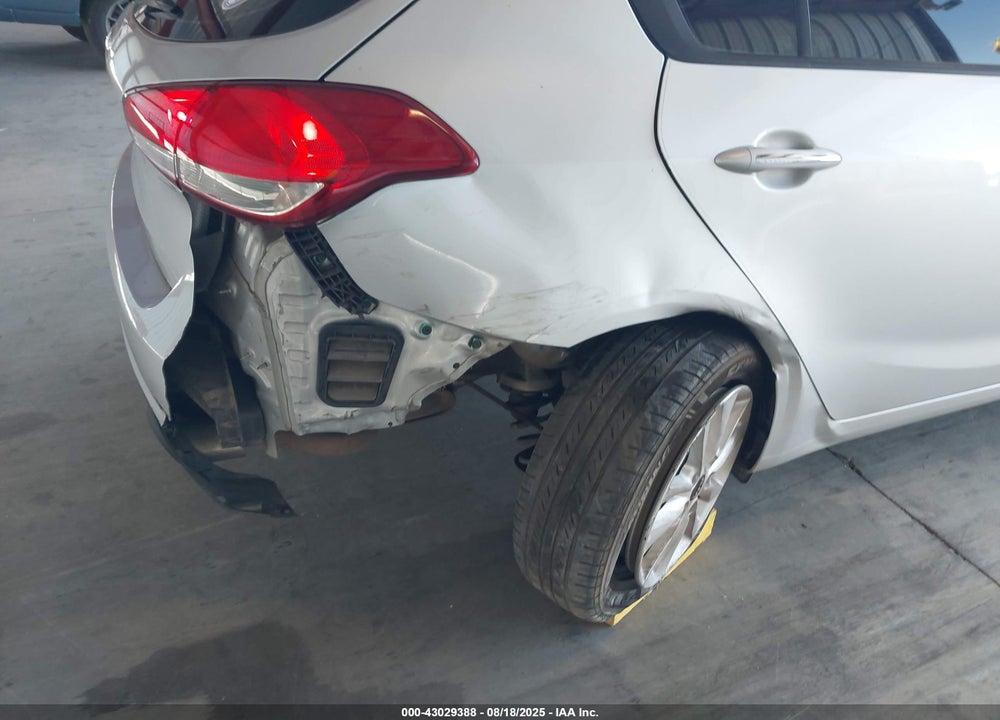 2017 KIA FORTE VIN: KNAFK5A83H5670787