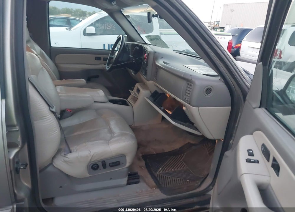 2001 CHEVROLET SUBURBAN 1500 LT VIN: 3GNFK16T01G283239
