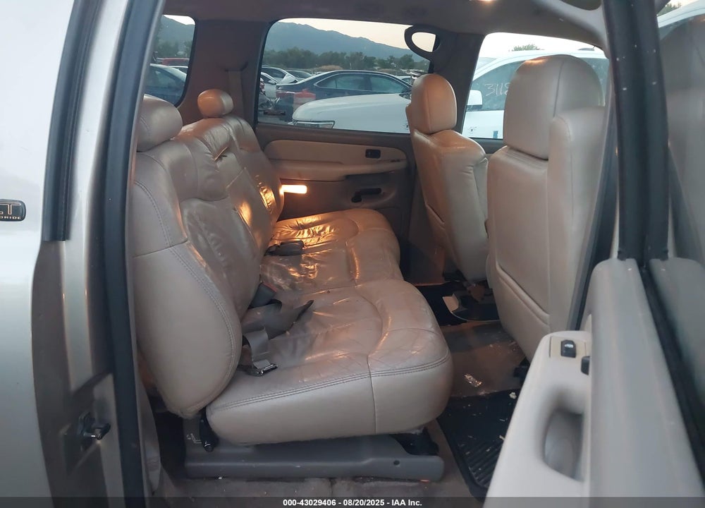 2001 CHEVROLET SUBURBAN 1500 LT VIN: 3GNFK16T01G283239