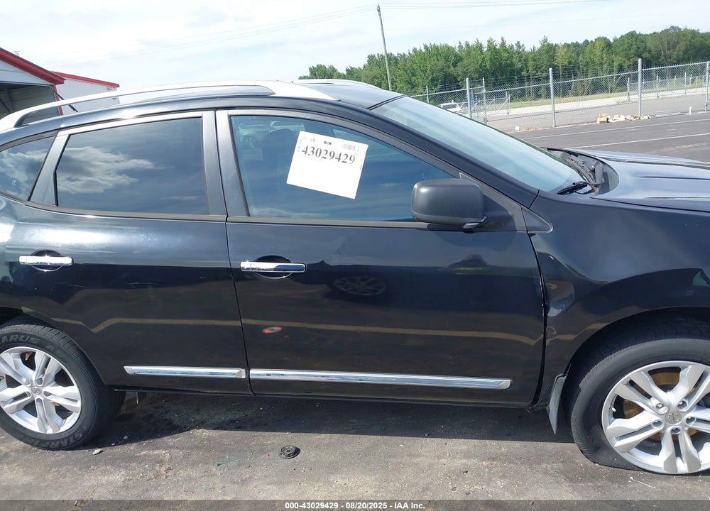 2015 NISSAN ROGUE VIN: JN8AS5MT2FW156888