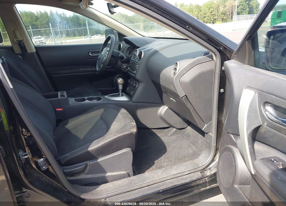 2015 NISSAN ROGUE VIN: JN8AS5MT2FW156888