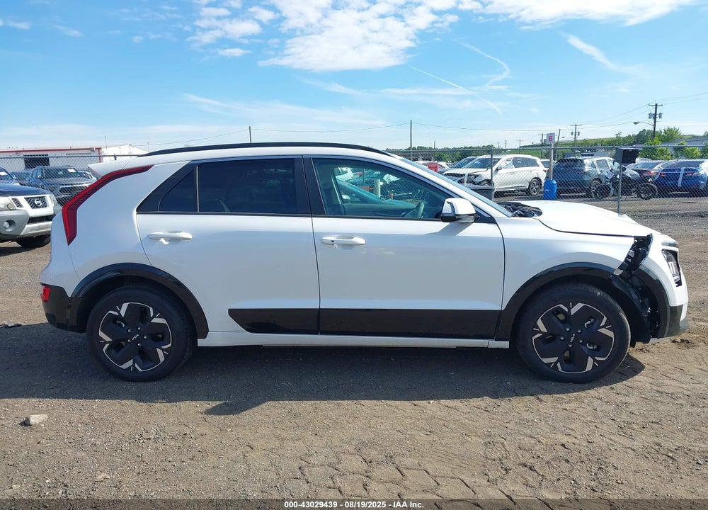 2023 KIA NIRO VIN: KNDCR3L17P5076353