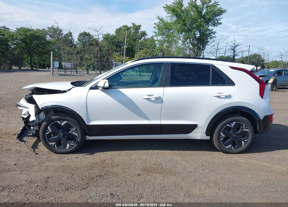 2023 KIA NIRO VIN: KNDCR3L17P5076353