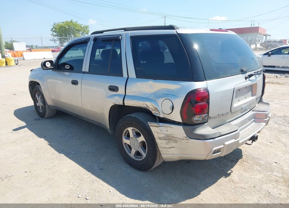 2004 CHEVROLET TRAILBLAZER LS VIN: 1GNDS13S742222809