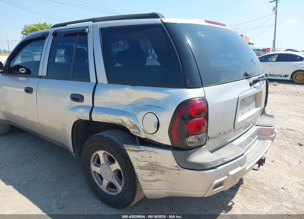 2004 CHEVROLET TRAILBLAZER LS VIN: 1GNDS13S742222809