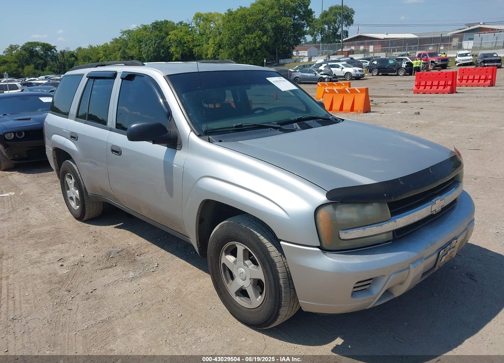 2004 CHEVROLET TRAILBLAZER LS VIN: 1GNDS13S742222809
