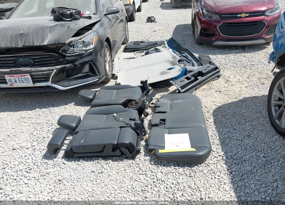 2017 TOYOTA RAV4 HYBRID VIN: JTMDJREV8HD121452
