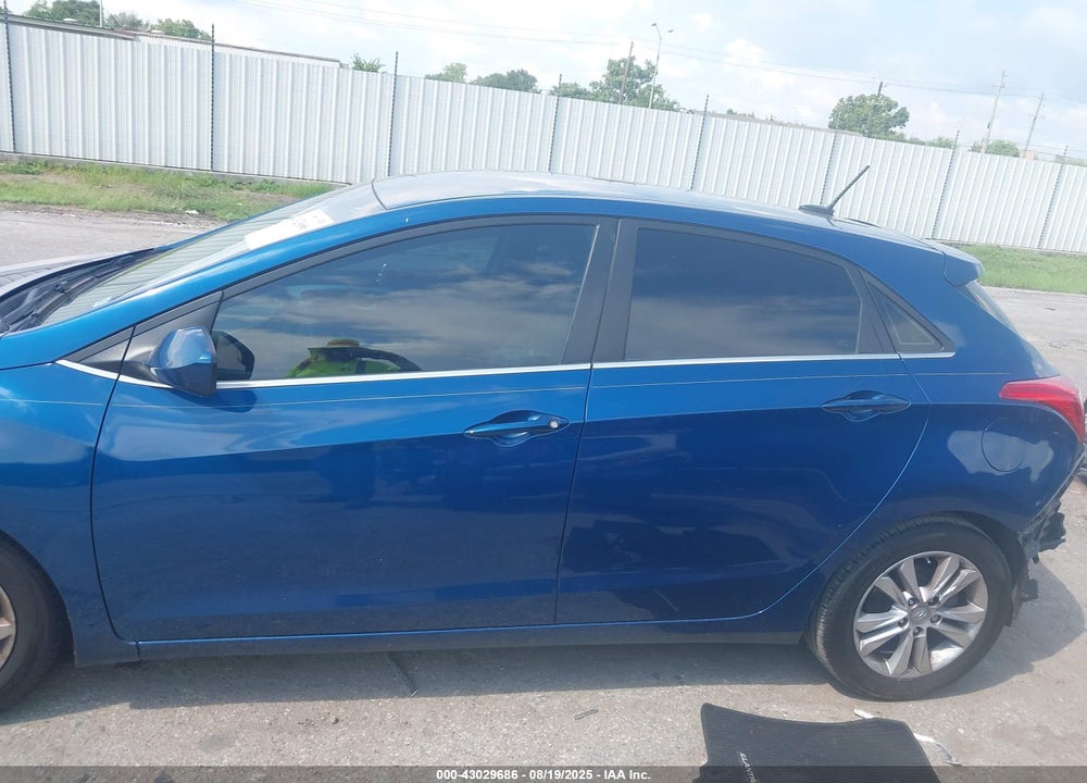 2014 HYUNDAI ELANTRA VIN: KMHD35LH4EU196169