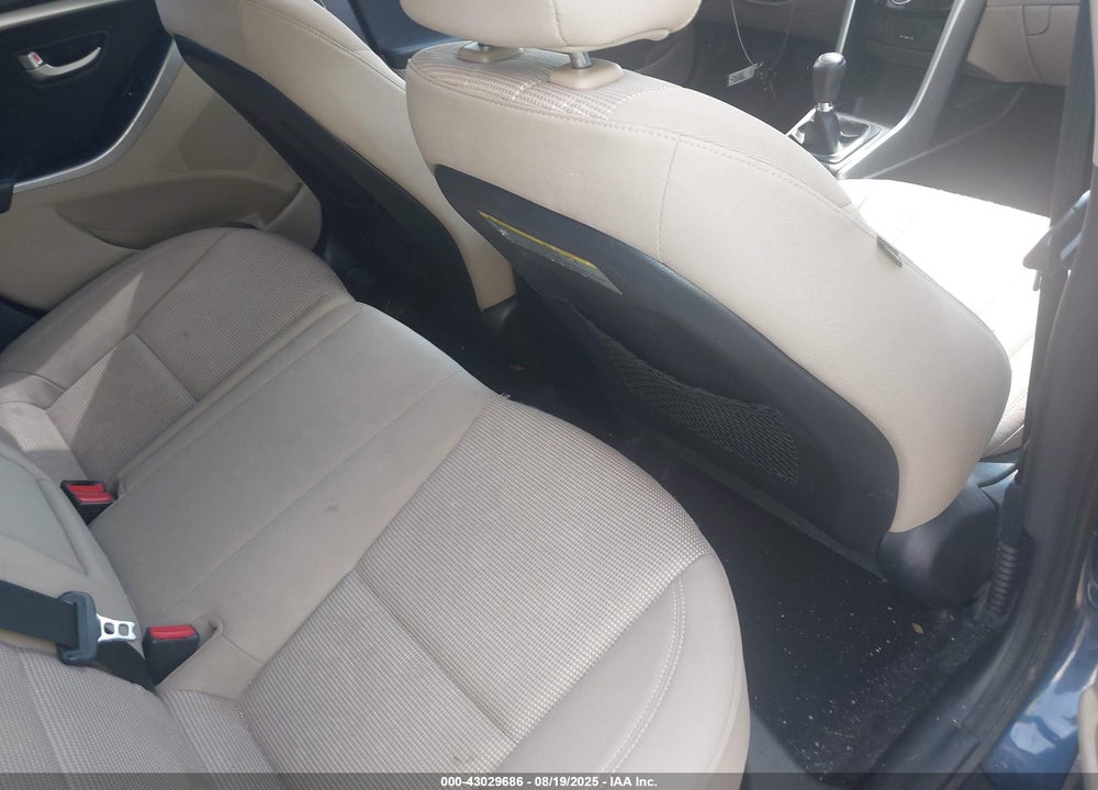 2014 HYUNDAI ELANTRA VIN: KMHD35LH4EU196169