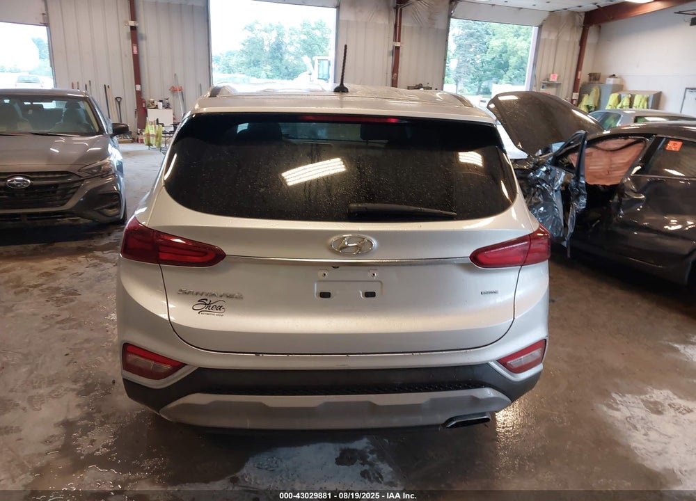 2019 HYUNDAI SANTA FE VIN: 5NMS2CAD0KH065164