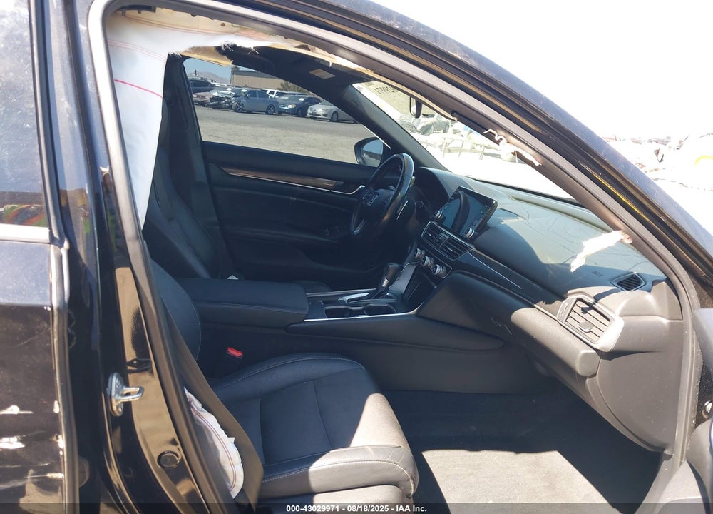 2019 HONDA ACCORD VIN: 1HGCV1F34KA150097
