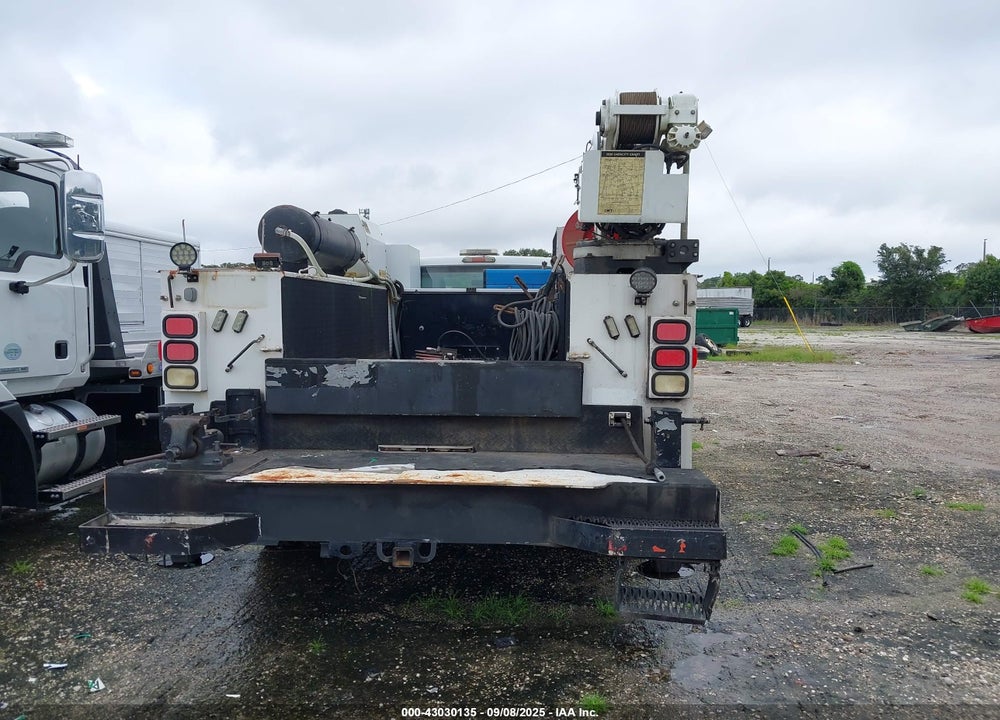 2011 FORD F-550 CHASSIS XL VIN: 1FDUF5GT3BEC03124