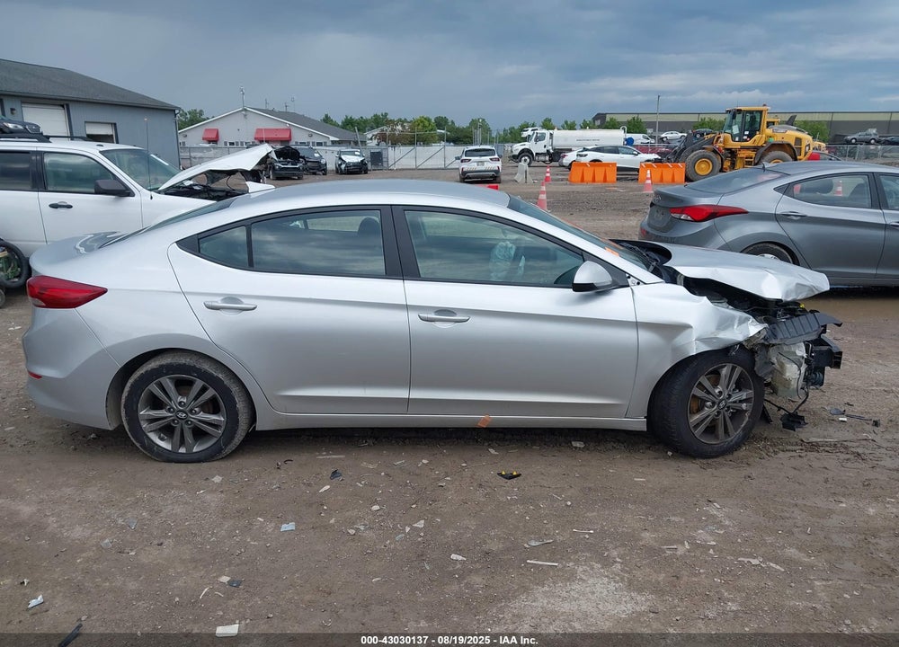 2017 HYUNDAI ELANTRA VIN: 5NPD84LF1HH151459