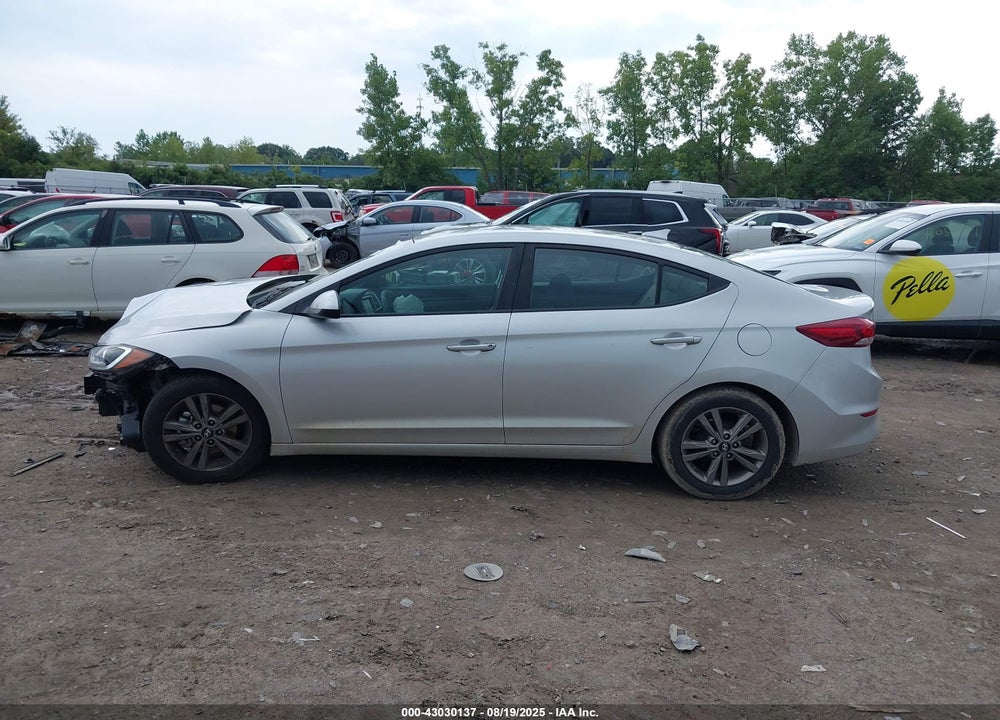 2017 HYUNDAI ELANTRA VIN: 5NPD84LF1HH151459