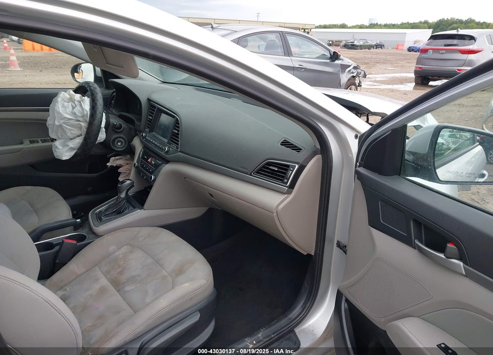 2017 HYUNDAI ELANTRA VIN: 5NPD84LF1HH151459