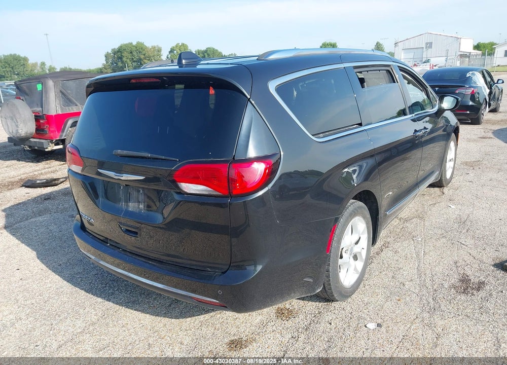 2018 CHRYSLER PACIFICA TOURING L VIN: 2C4RC1BG8JR128475