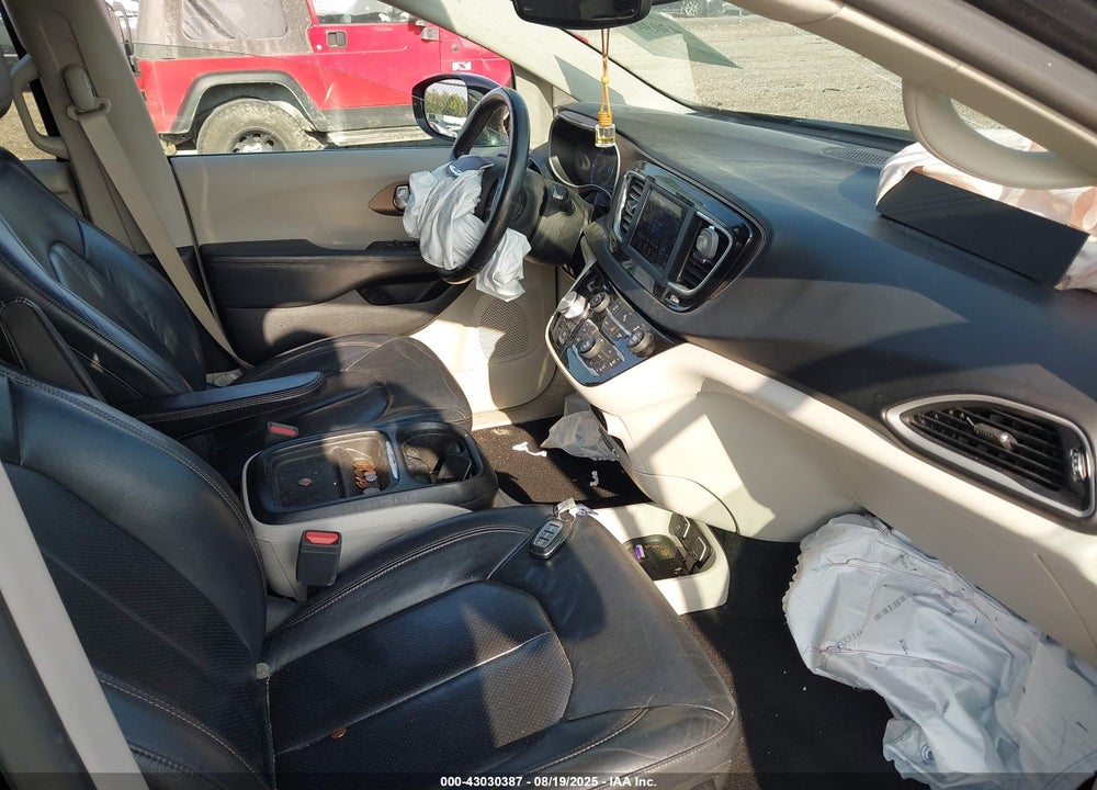 2018 CHRYSLER PACIFICA TOURING L VIN: 2C4RC1BG8JR128475