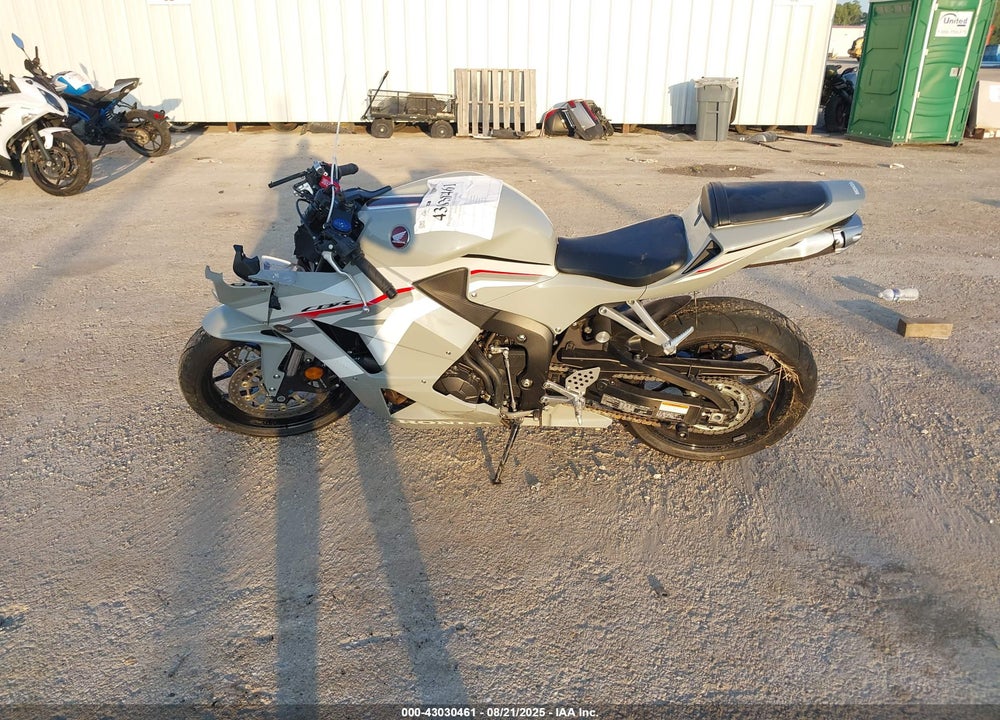 2025 HONDA CBR600 RR VIN: JH2PC40H5SK200292
