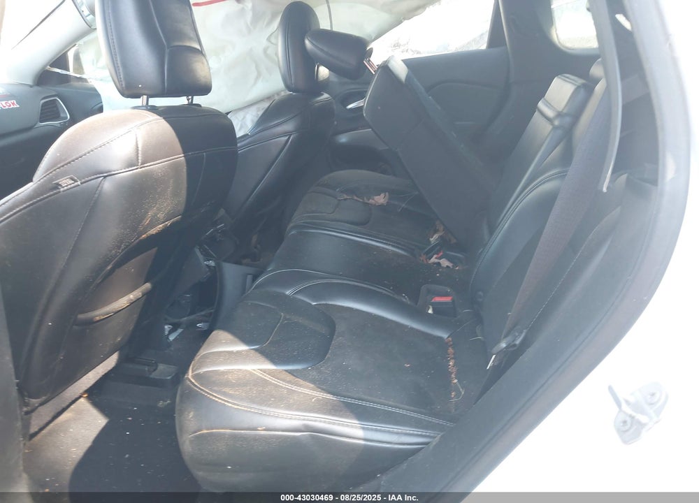 2019 JEEP CHEROKEE VIN: 1C4PJLLB8KD332287