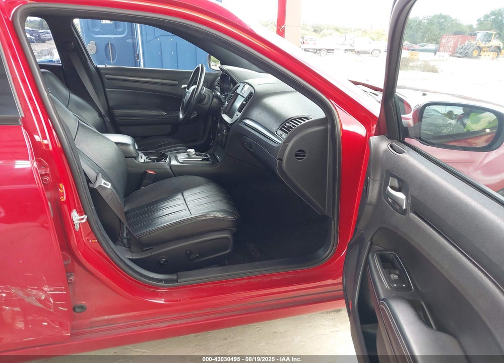 2015 CHRYSLER 300 VIN: 2C3CCABG5FH829613