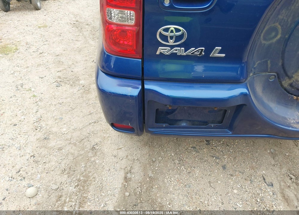 2004 TOYOTA RAV4 VIN: JTEGD20V740011220